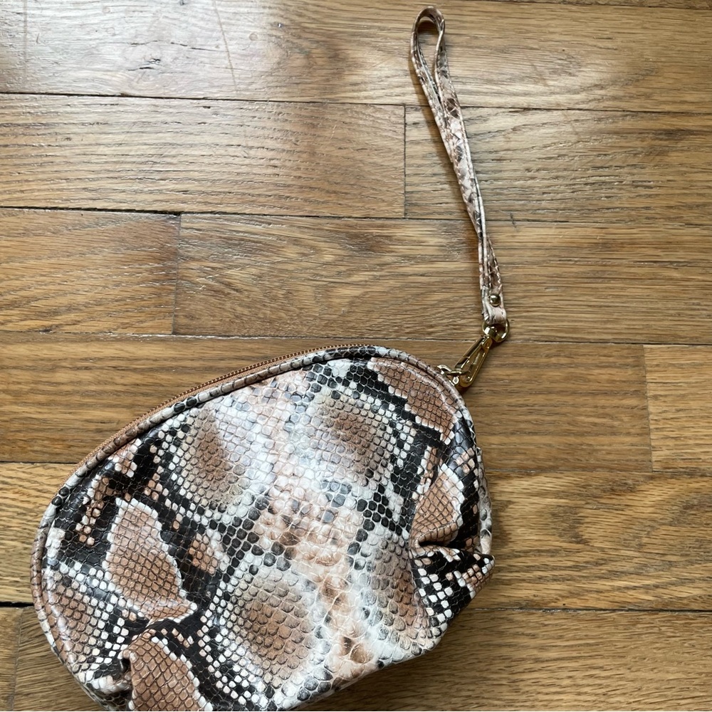 Chic Chain Pattern Wristlet Snake Pattern - image 3